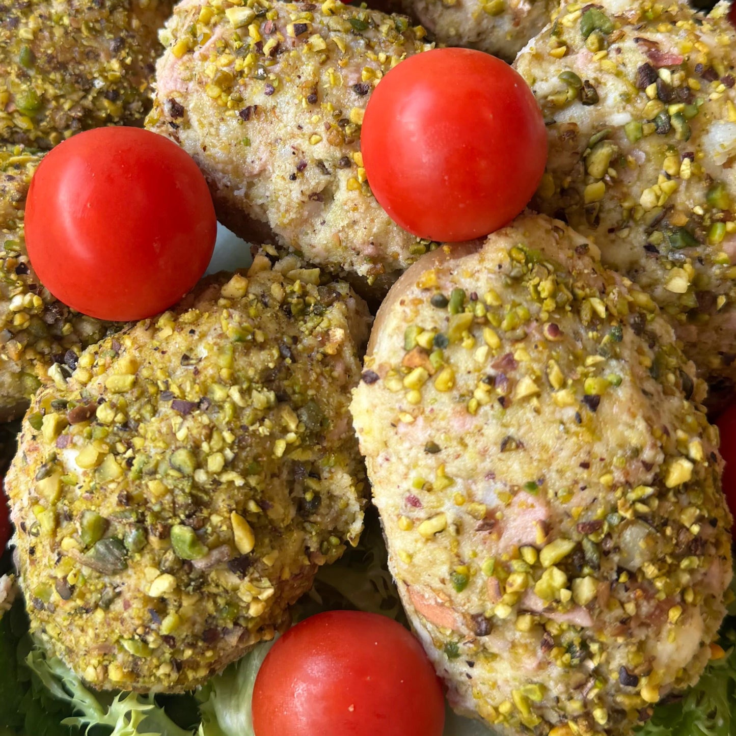 Patate ripiene con pesto di pistacchio, mortadella, scamorza